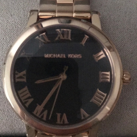 Gold Michael Kors Watch - Picture 7 of 8